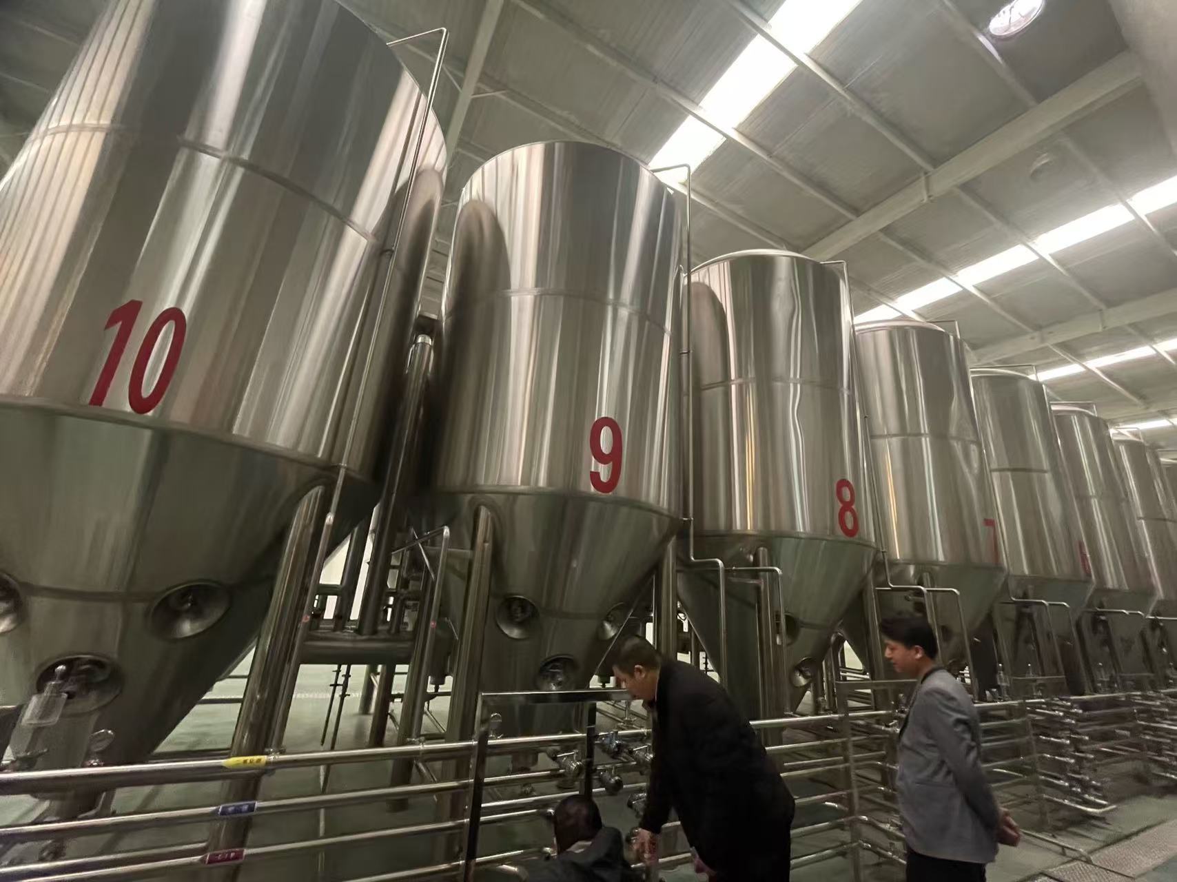 淮北精酿啤酒设备厂—平面布置、设备设计、制造、调试、培训等一条龙服务